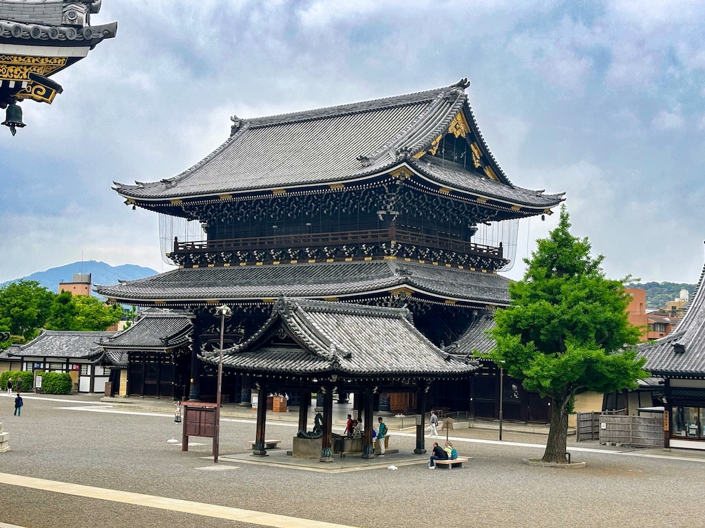 Higashi Hogan-ji