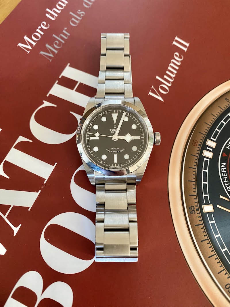 Tudor Black Bay 36 na knihe